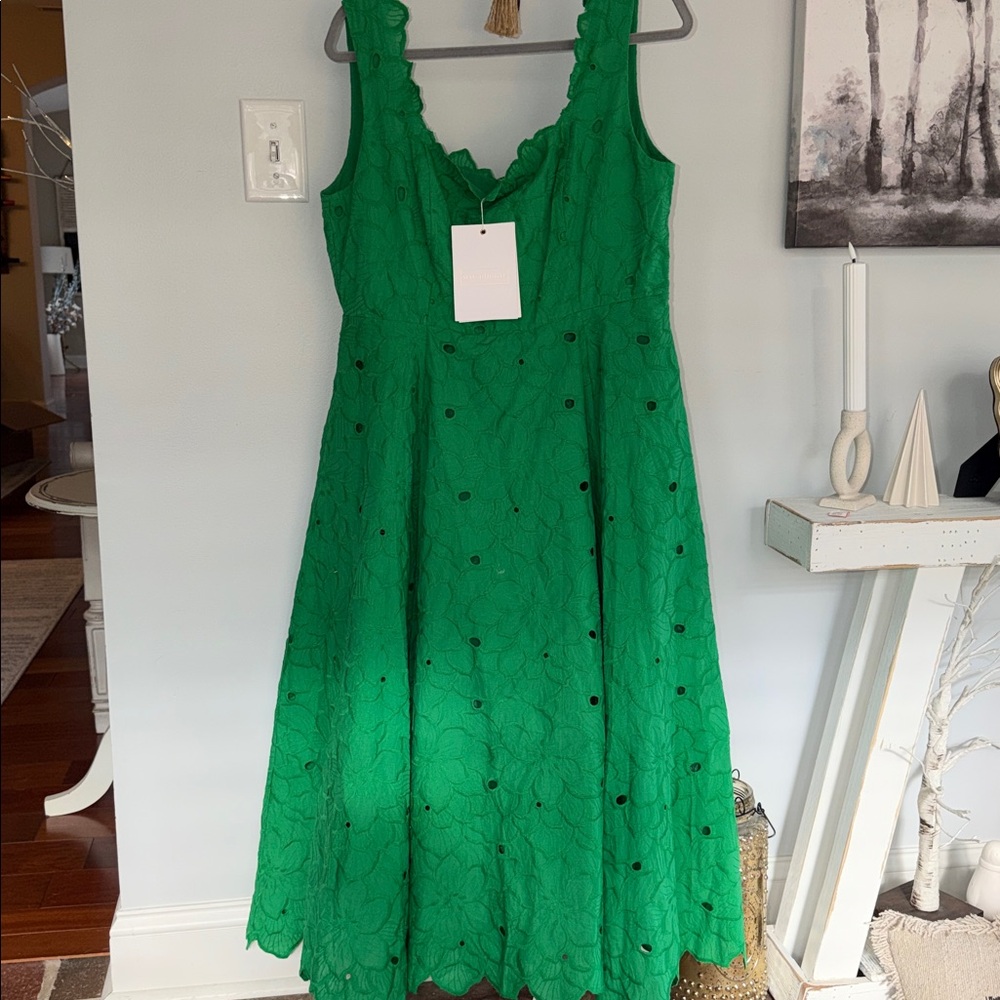 ⭐️NWT Mac Duggal Embroidered Floral Midi Dress⭐️ - Picture 5 of 10